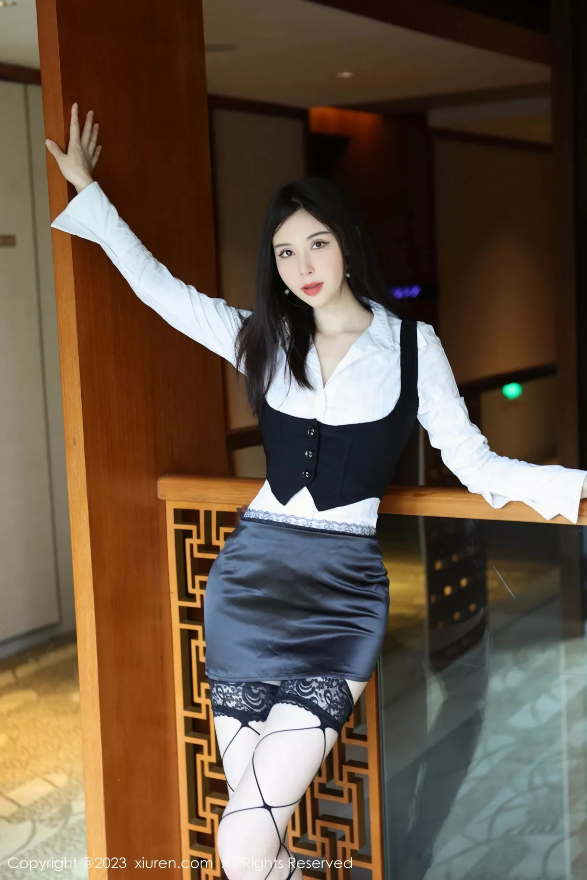 [XiuRen秀人网]第7525期曼柔写真-秀人资源网